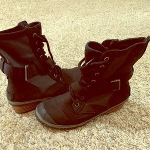 Black and Grey Sorel boots - size 7